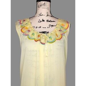 Vtg Lady Vanderbilt Embroidered Peignoir Nightgown LG Yellow Bright Barbie
